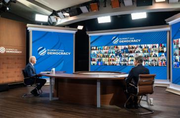 US-Präsident Joe Biden und sein Außenminister Antony Blinken mit den virtuellen Konferenz-Teilnehmern US-Präsident Joe Biden und sein Außenminister Antony Blinken mit den virtuellen Konferenz-Teilnehmern