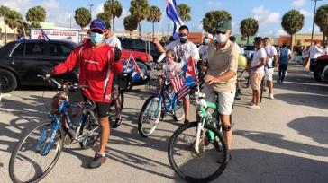 Fahrradkorso gegen die US-Blockade in Minessota, USA. Fahrradkorso gegen die US-Blockade in Minessota, USA.