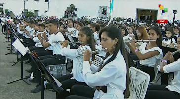 Venezuelas Jugend- und Kinderorchester spielt sich mit Tschaikovski ins Guinness-Buch der Rekorde