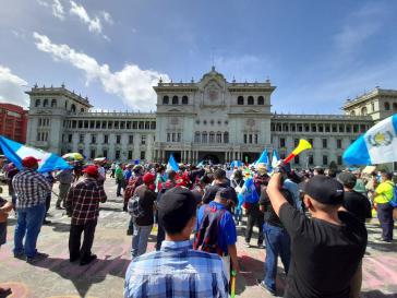 Kundgebung gegen die Regierung Giammattei vor dem Regierungssitz in Guatemala-Stadt