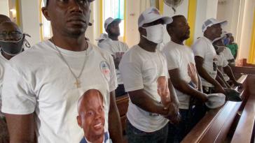 Anhänger des ermordeten Präsidenten bei einer Messe in dessen Geburtsort Cap-Haitien