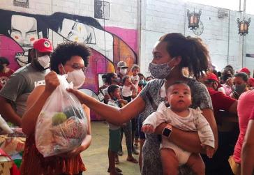 MST-Lebensmittelverteilung an Familien im Cidade Tiradentes von São Paulo