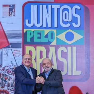Lula da Silva (rechts) und Geraldo Alckmin bei der Vorstellung des Programms "Gemeinsam für Brasilien"