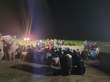 Fast 2 Millionen Migrant:innen "ohne Papiere" werden für das Fiskaljahr 2022 erwartet Fast 2 Millionen Migrant:innen "ohne Papiere" werden für das Fiskaljahr 2022 erwartet
