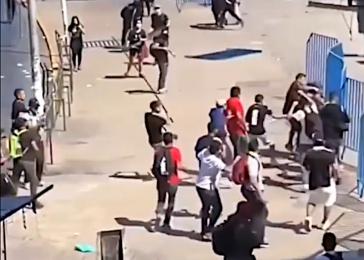 Nicht nur Polizei, auch Straßenhändler gingen gewaltsam gegen Protest der Studierenden vor Nicht nur Polizei, auch Straßenhändler gingen gewaltsam gegen Protest der Studierenden vor
