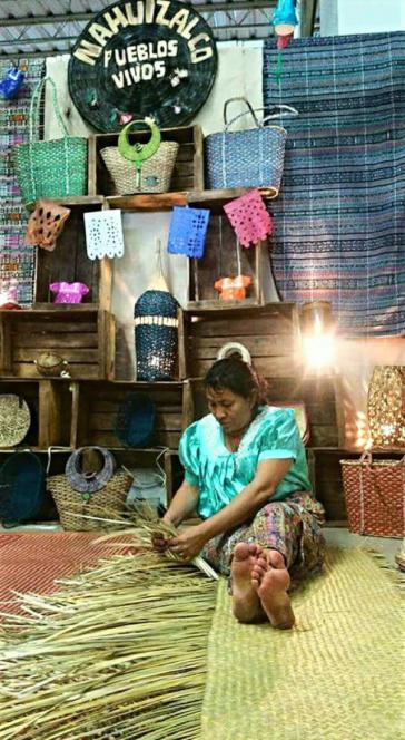 In der Gemeinde Nahuizalco besteht eine lange Tradition für das Weben von Matten bei den indigenen Frauen