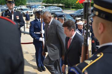 Verteidigungsminister von Kolumbien im Pentagon empfangen