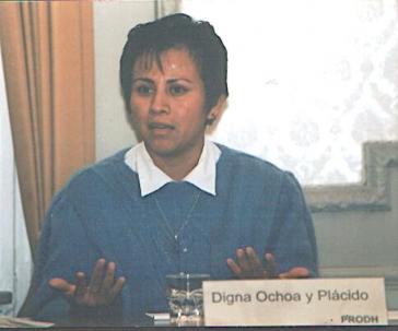 Digna Ochoa im März 2000 bei einer Veranstaltung in Hamburg