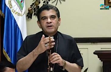 Álvarez bei einem facebook-live-Gottesdienst aus dem Sitz der Diözese Matagalpa, wo er sich seit zwölf Tagen aufhält