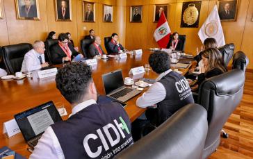 Delegation der Interamerikanischen Menschenrechtskommission trifft sich mit peruanischen Kabinett und Präsidentin Boluarte