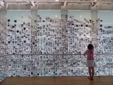 Bilder von Verschwundenen im Museo de la Memoria