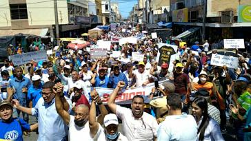 Seit Wochen protestieren Tausende in mehreren Städten Venezuelas für die Arbeitsrechte im öffentlichen Dienst