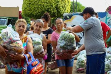 Die MST verteilt ökologische Lebensmittel im Süden von Londrina, Paraná Die MST verteilt ökologische Lebensmittel im Süden von Londrina, Paraná