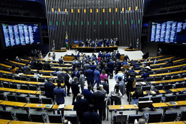 Nach der Abstimmung in der Abgeordnetenkammer Nach der Abstimmung in der Abgeordnetenkammer