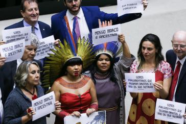 Protest für indigene Rechte vor der Abstimmung im Kongress in Brasilien am Donnerstag