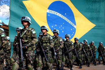 Die PT will Macht des Militärs in Brasilien einschränken
