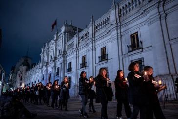 "Nunca más": Tausende Frauen zogen um den Präsidentenpalast
