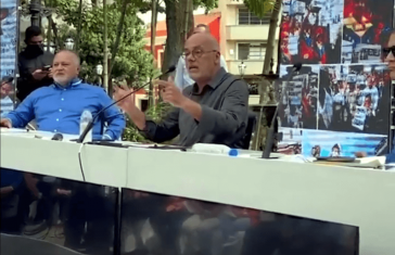 Jorge Rodríguez (rechts) am "Tag des Antiimperialismus" in Caracas