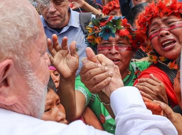 Lula besuchte die Yanomami und versprach, sich für die Indigenen des Landes einzusetzen