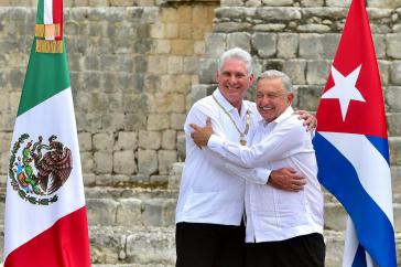 Miguel Diáz-Canel und Andrés Manuel López Obrador in Mexiko Stadt
