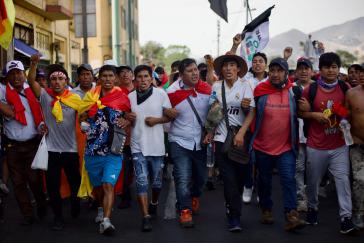 Die Proteste reißen nicht ab: Am Donnerstag marschierten erneut tausende Menschen in das Zentrum Limas, um sich Gehör zu verschaffen