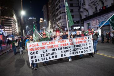 "Salzwasser für das Volk - Süße Gewinne für das Kapital": Es gab zur Wasserkrise bereits Demonstrationen in Montevideo