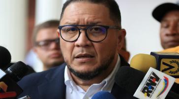Der Oppositionspolitiker José Brito wirft der Vorwahlkommission von Venezuela Wahlbetrug vor Der Oppositionspolitiker José Brito wirft der Vorwahlkommission von Venezuela Wahlbetrug vor