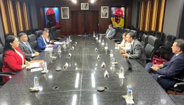 Treffen zwischen PDVSA (li.) und Chevron-Vertretungen am Donnerstag in Caracas