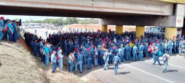 Sidor-Arbeiter haben Proteste organisiert und die Autobahn im Bundesstaat Bolívar blockiert