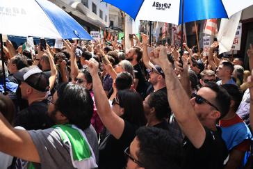 Demonstration gegen die Schließung der staatlichen Nachrichtenagentur Télam in Argentinien
