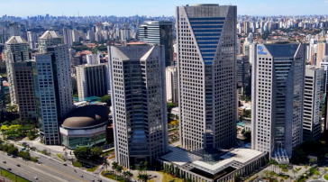 São Paulo, die Stadt mit einer schnell wachsenden Zahl von obdachlosen Menschen Skyline Sao Paulo