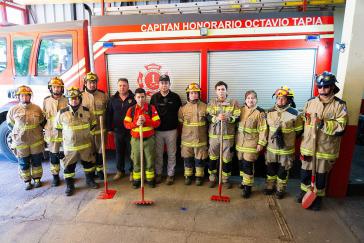 Feuerwehr und Brigadisten der Firma CMPC im Dezember 2024 bei der Vorbereitung auf die Waldbrandsaison 2025 Feuerwehr und Brigadisten der Firma CMPC im Dezember 2024 bei der Vorbereitung auf die Waldbrandsaison 2025