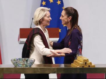 Heftige Kritik an neuem Freihandelsvertrag. Die Bildcollage von Raúl Benet suggeriert einen ungleichen Tauschhandel zwischen der EU und Mexiko Heftige Kritik an neuem Freihandelsvertrag. Die Bildcollage von Raúl Benet suggeriert einen ungleichen Tauschhandel zwischen der EU und Mexiko