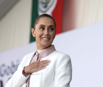 Claudia Sheinbaum auf einer Veranstaltung in Mexiko-Stadt. Die Präsidentin unterstützt Kuba durch Diplomatie, Hilfsgüter und Logistik