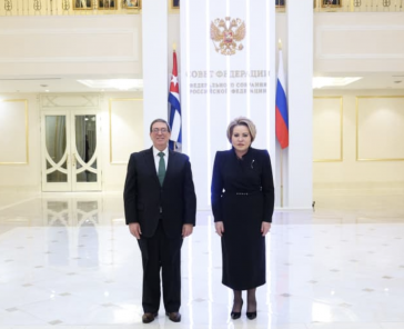 Kubas Außenminister Bruno Rodríguez Parrilla mit Valentina Matvienko, Präsidentin des russischen Föderationsrates Kubas Außenminister Bruno Rodríguez Parrilla mit Valentina Matvienko, Präsidentin des russischen Föderationsrates