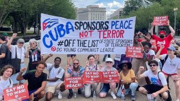 "Kuba fördert den Frieden, nicht den Terror", Anhänger der Kommunistischen Partei der USA demonstrieren gegen die Blockade gegen Kuba