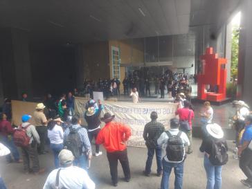 Protest vor dem Agrargericht gegen die Einschränkung der Klagemöglichkeiten Protest vor dem Agrargericht gegen die Einschränkung der Klagemöglichkeiten