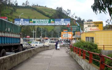 Die Grenzübergänge zwischen Ecuador und Kolumbien sind stark genutzt, so auch hier in Rumichara Die Grenzübergänge zwischen Ecuador und Kolumbien sind stark genutzt, so auch hier in Rumichara