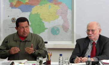 Präsident Chávez und Minister Giordani Venezuela bewertet Wechselkurse neu