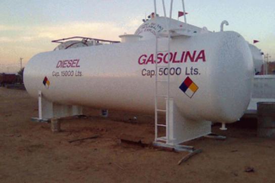 Treibstofftank in Bolivien