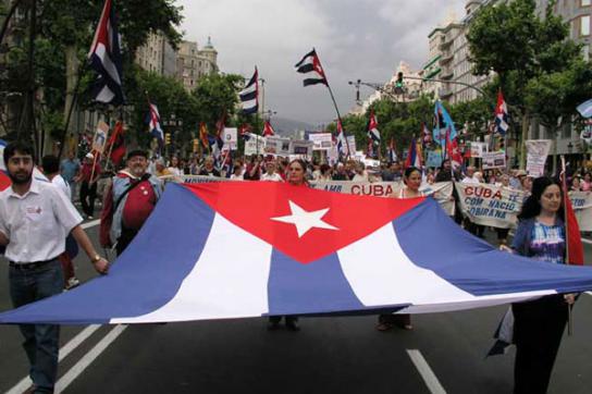 Solidarisch: Demonstration für Kuba in Barcelona