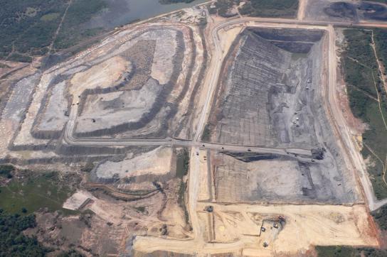 Kohlemine in Kolumbien: Erst kommt das Militär, dann die Konzerne Kohlemine in Kolumbien: Erst kommt das Militär, dann die Konzerne