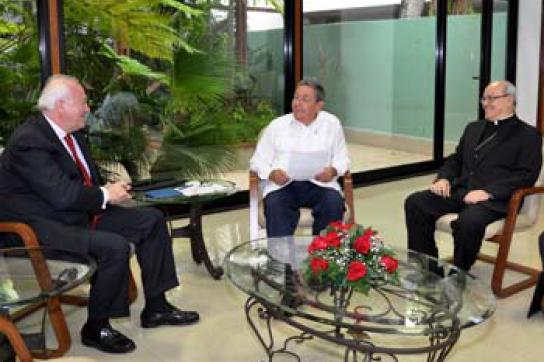 Treffen in Havanna: Moratinos, Castro, Ortega (v.r.n.l.) Treffen in Havanna: Moratinos, Castro, Ortega (v.r.n.l.)