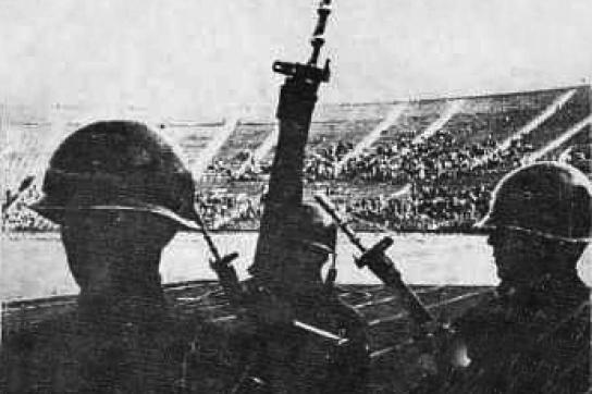 Soldaten im Stadion von Santiago
