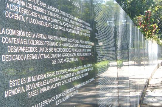 Denkmal für de Opfer des Bürgerkrieges in El Salvador
