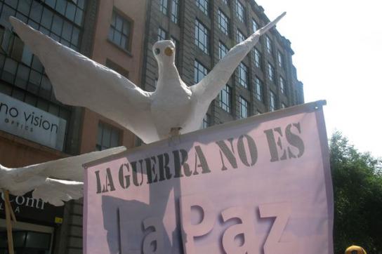 Szene bei der Friedenskarawane in Mexiko-Stadt im Mai