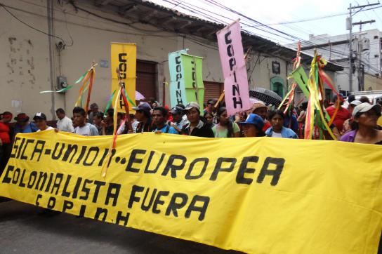 Demonstranten warnen vor der erneuten Kolonialisierung Mittelamerikas