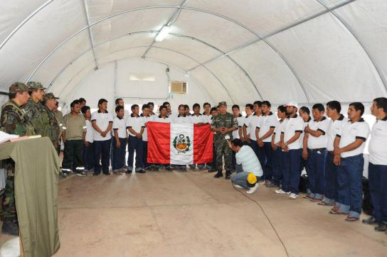 Präsident Humala mit den Befreiten