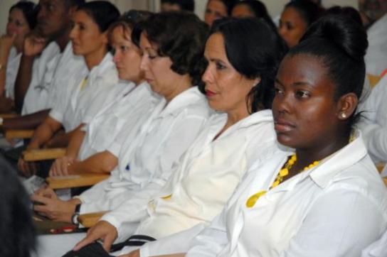 Kubanische Ärztinnen und Ärzte in Bolivien