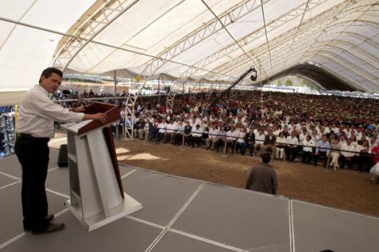 Präsident Enriqiue Peña Nieto hält eine Rede